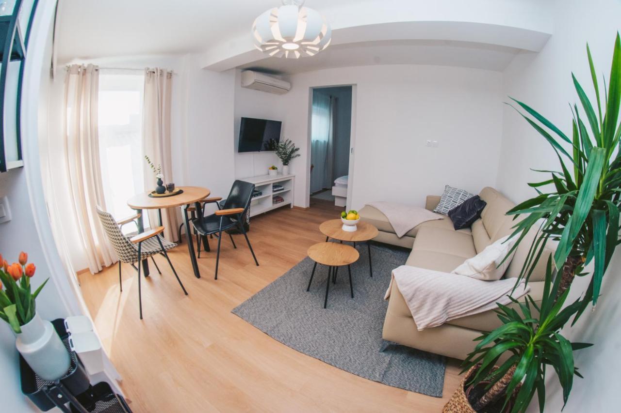 Na Apartments Μαριμπόρ Εξωτερικό φωτογραφία